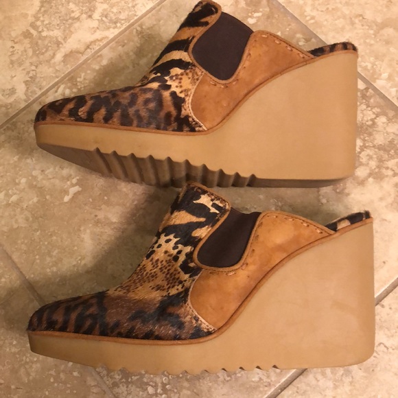 Donald J. Pliner Ingrid Animal Print Calf Hair Wedge- EUC Sz 10 - Picture 8 of 8